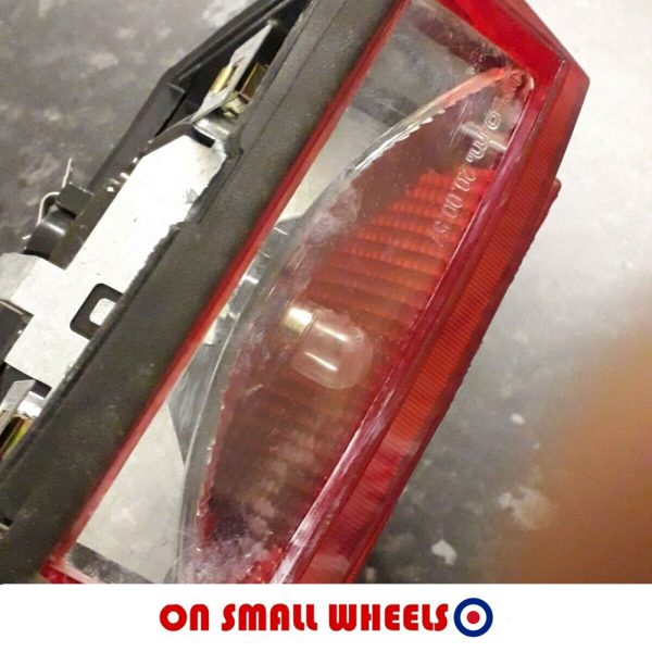 Vespa Genuine T5 Mk1 Rear Light unit by Triom - Image 4